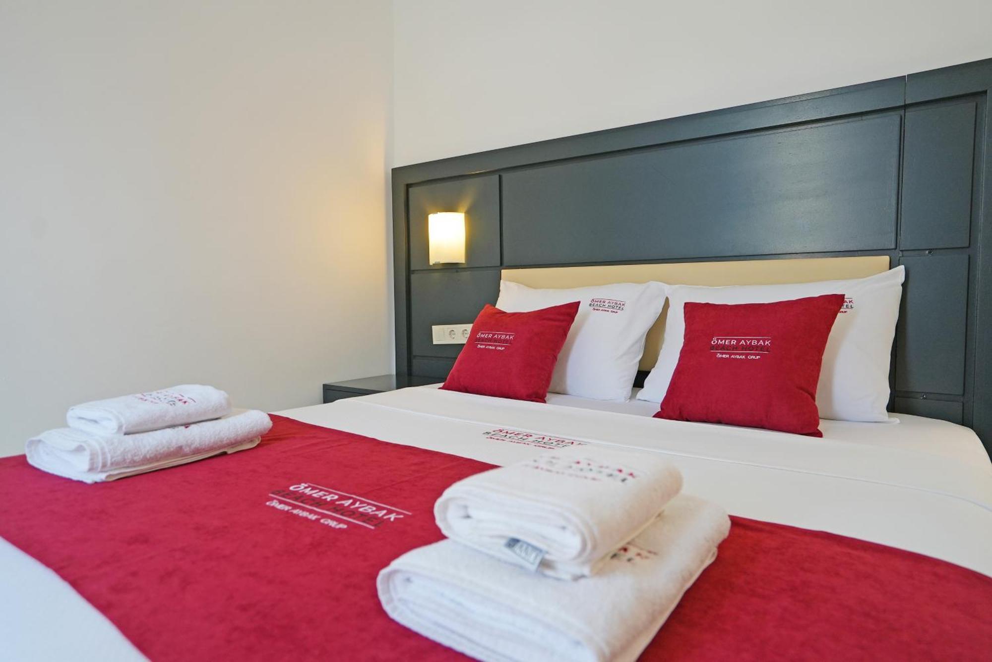 בודרום Oemer Aybak Beach Hotel מראה חיצוני תמונה